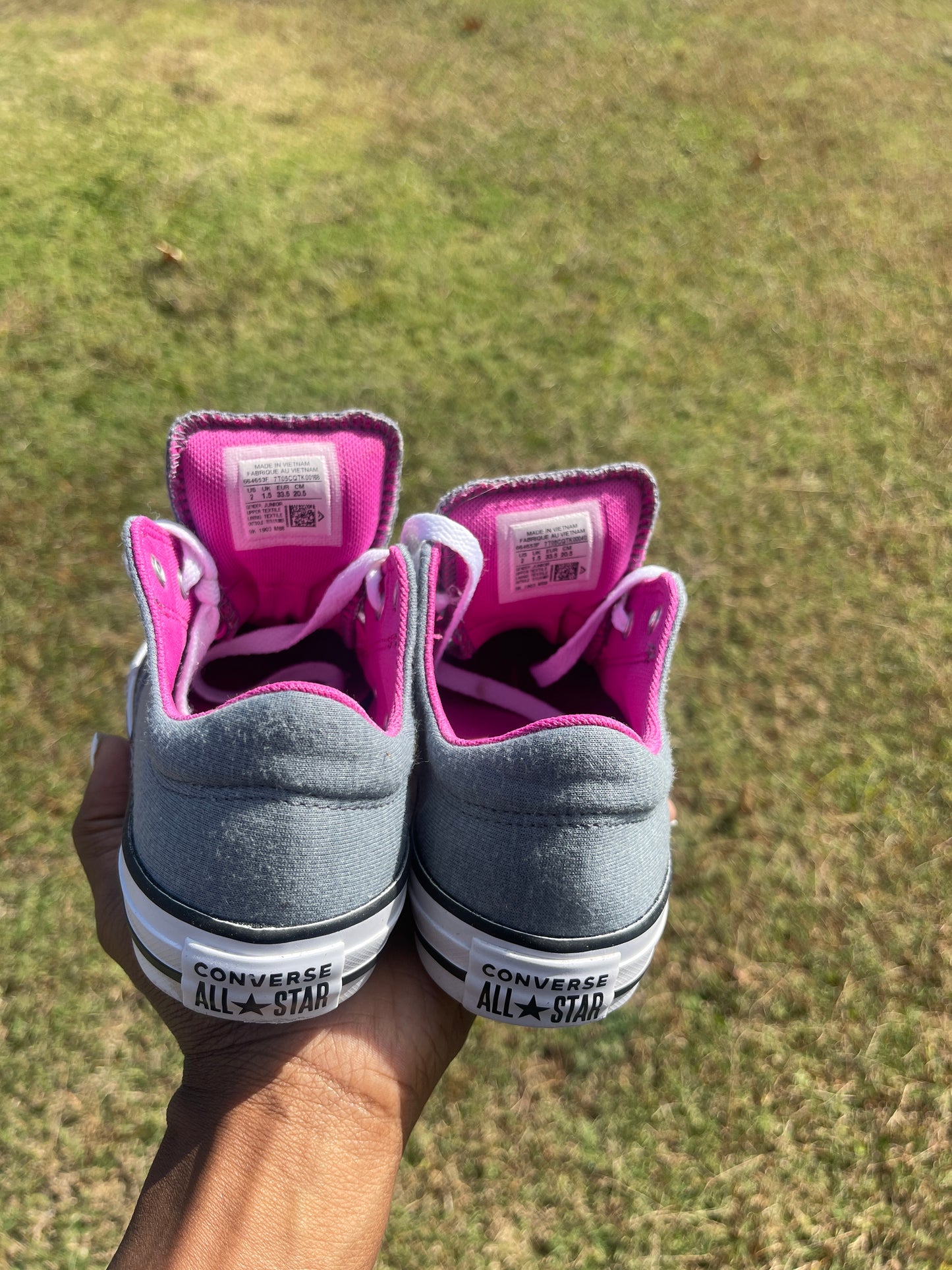 Converse gray girls sz 2