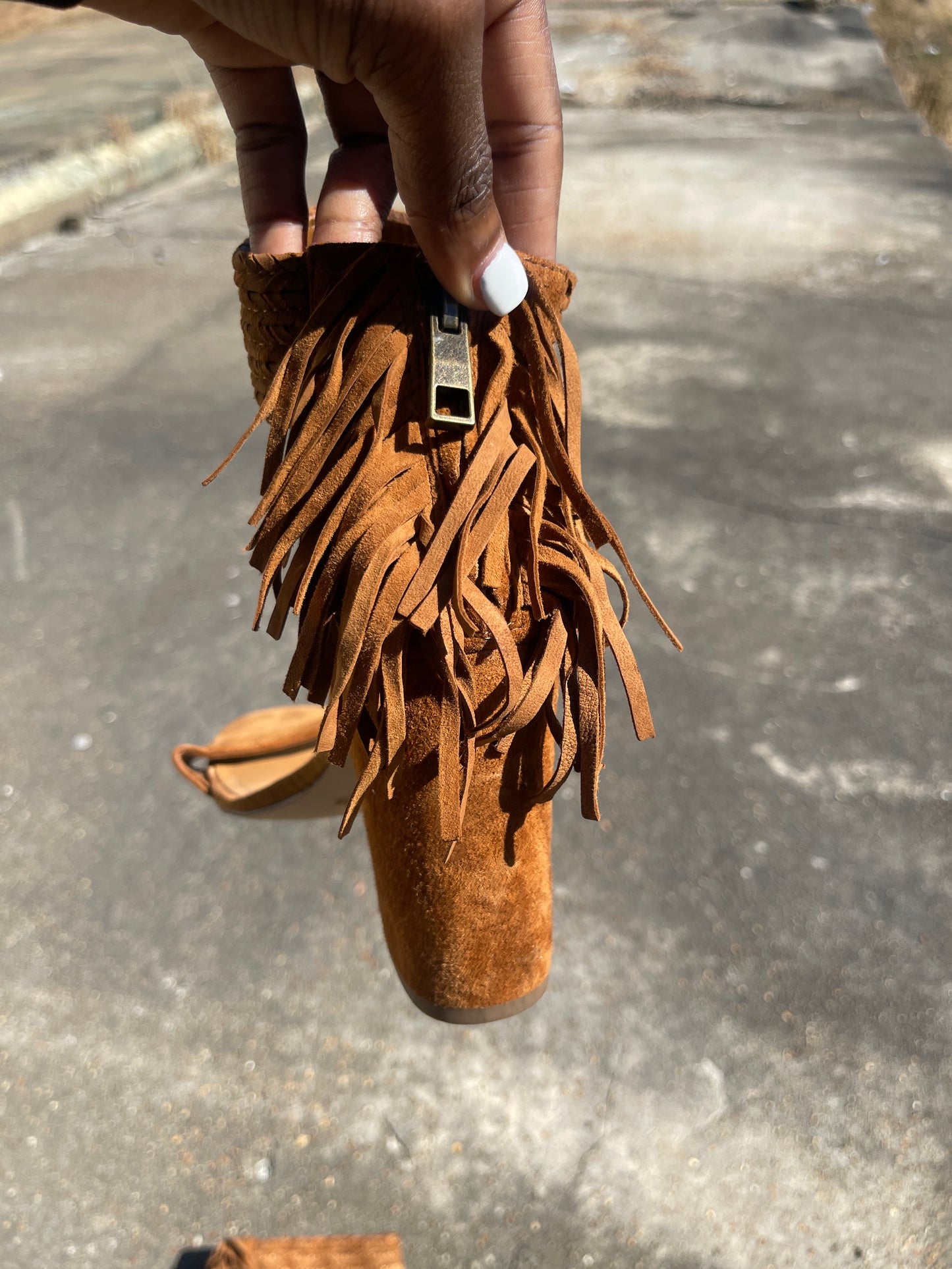 BCBG brown fringe heels women sz 9.5
