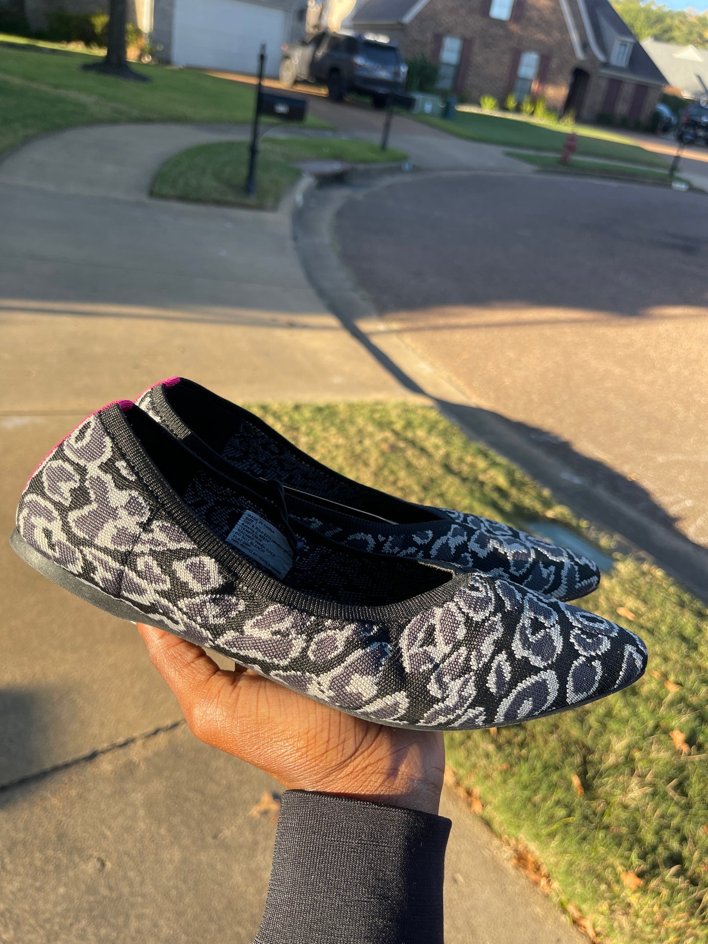 NEW Serra black gray flat women sz 7