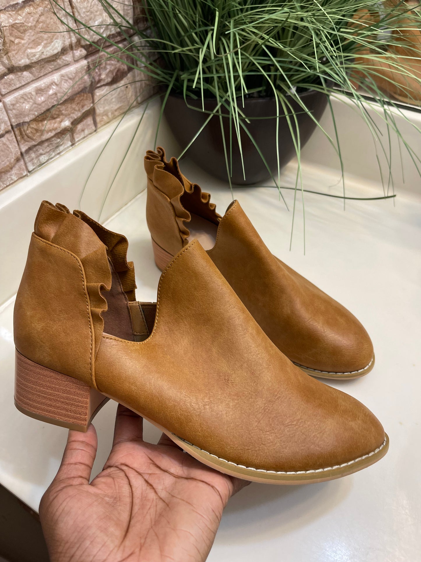 Tan Bootie Heels Women sz 9