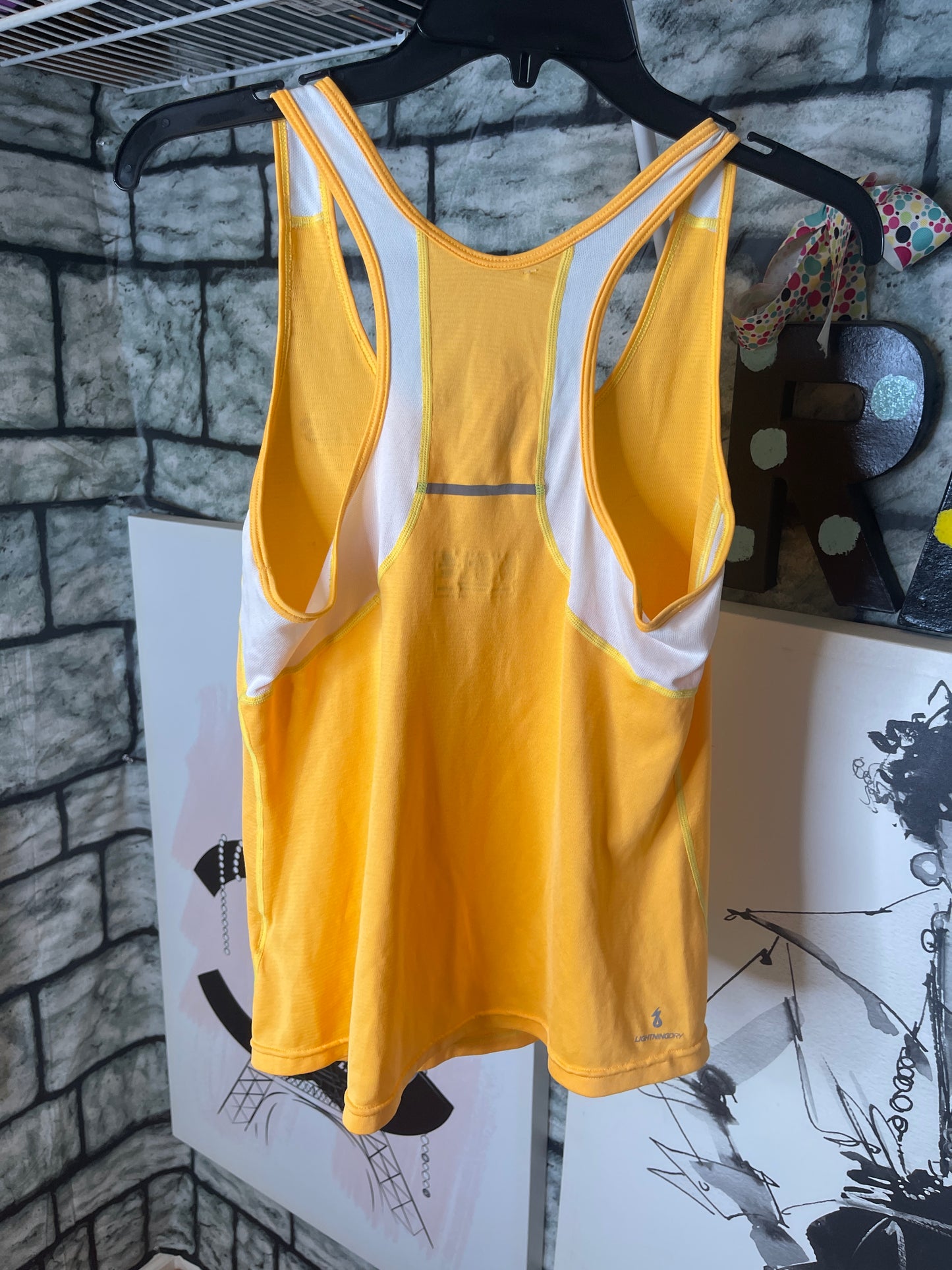 New Balance Orange Workout Top Women sz Medium