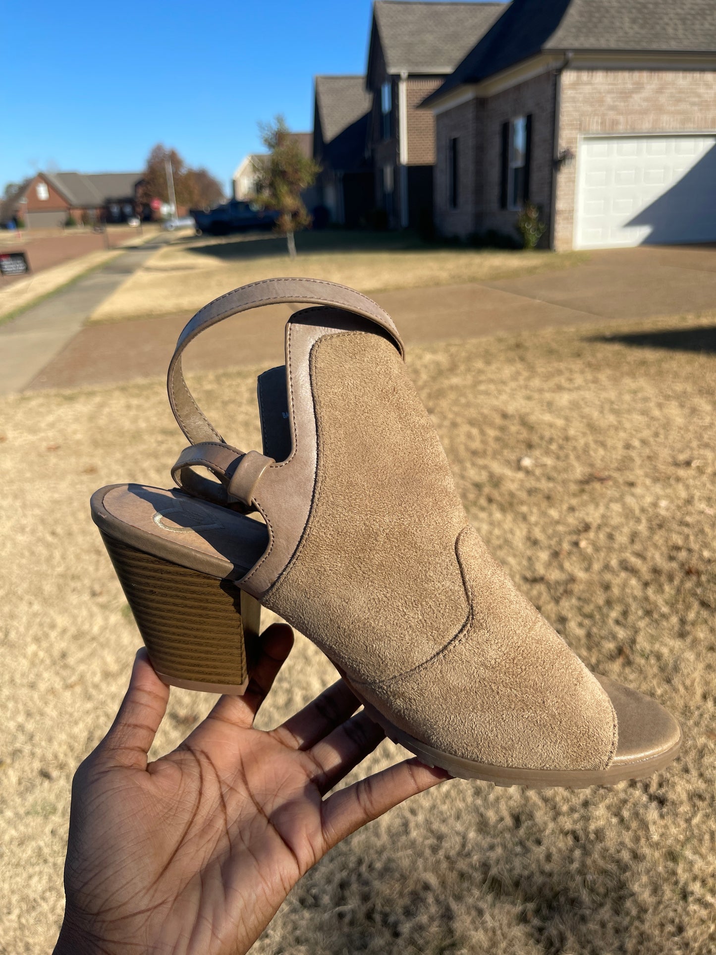 Madden tan heels low women sz 10