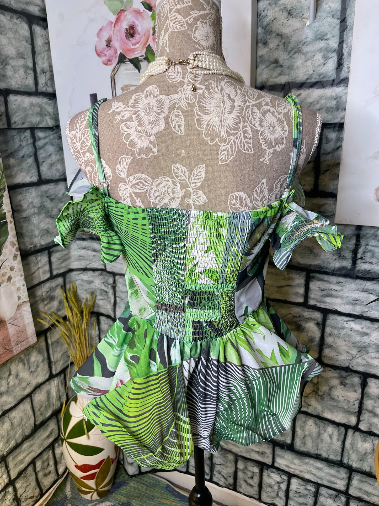 Akira Green Floral Blouse Women sz Large