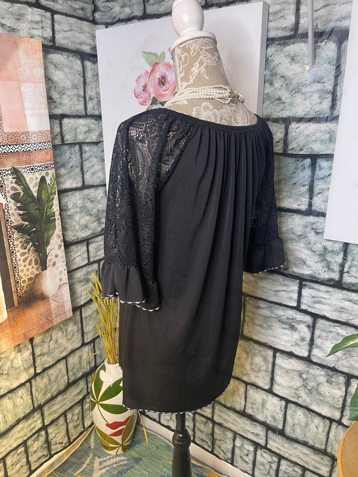 WinWin Black Blouse Women sz Small / Medium
