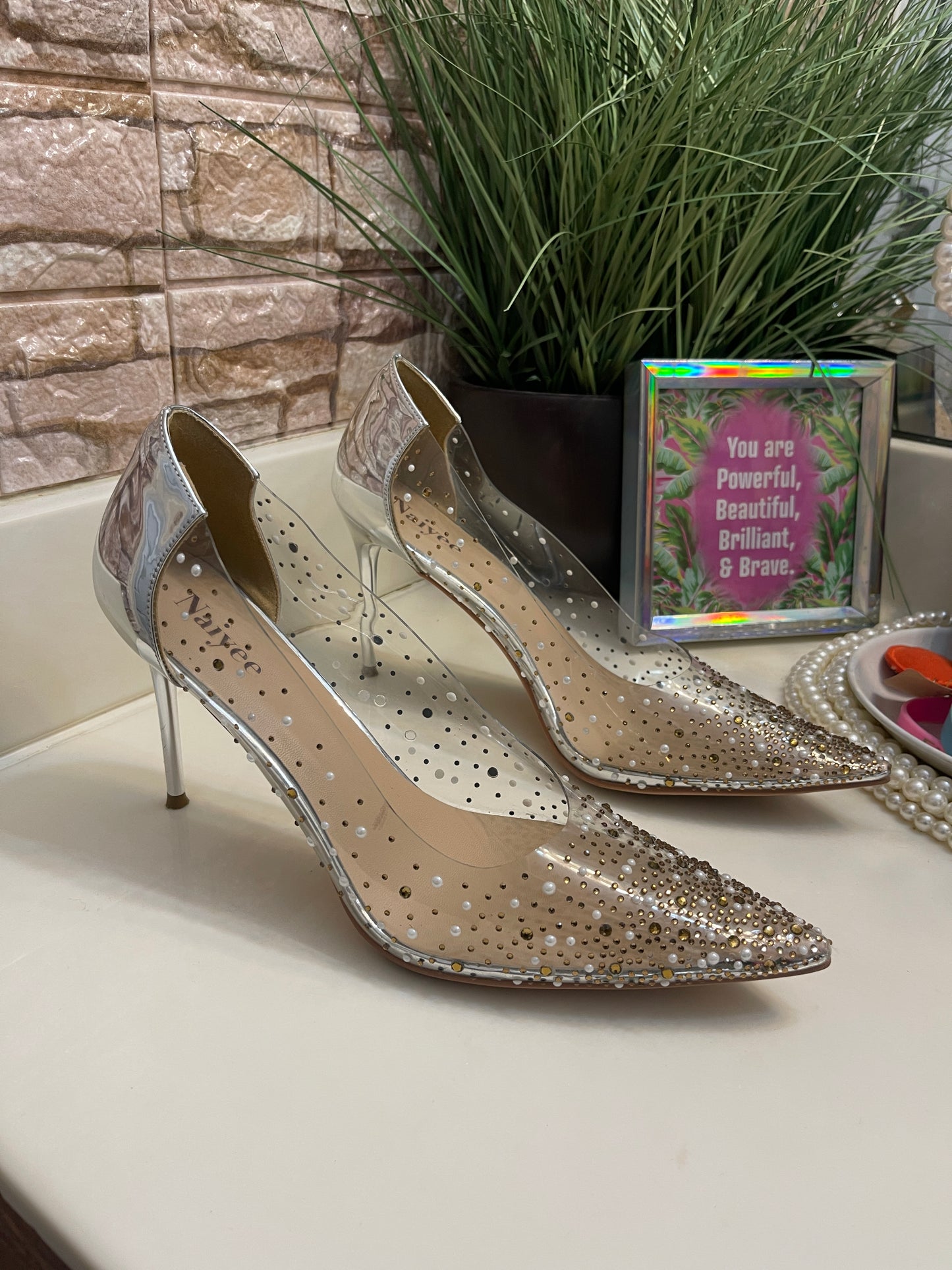Naiyee Clear Silver Pearl Heel Low women sz 9.5