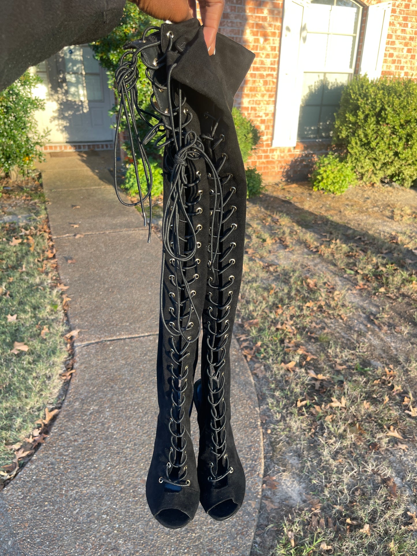 Breckelle’s black tall heels women sz 6