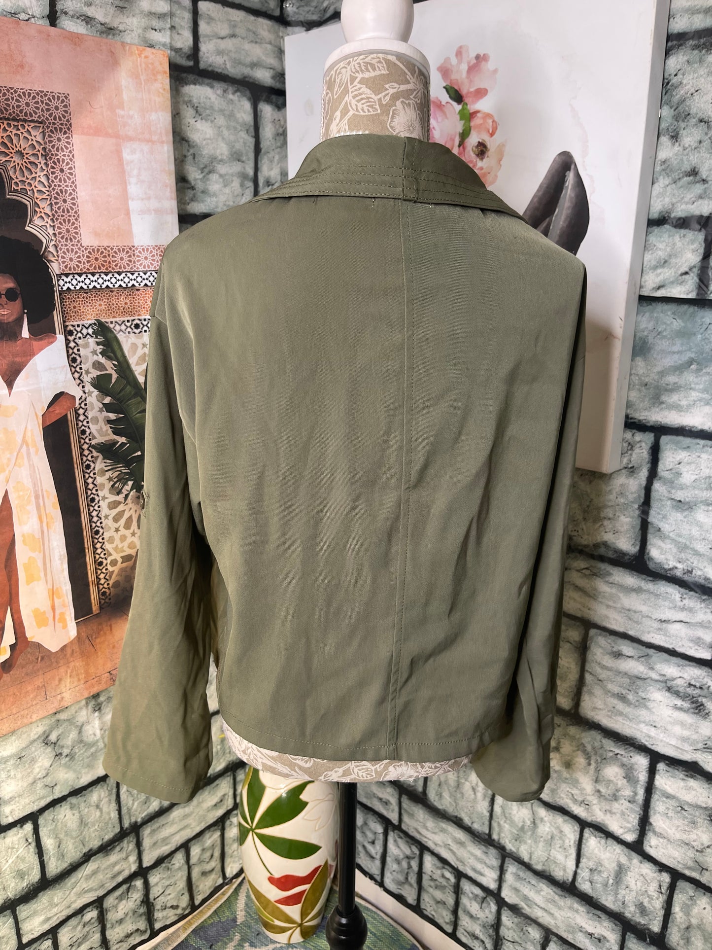 Max Studio Green Cover Blouse Women sz Medium