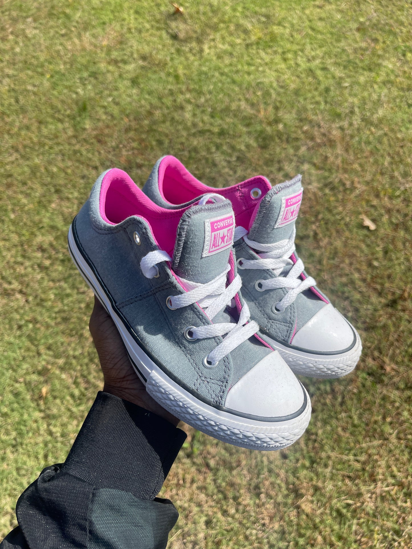 Converse gray girls sz 2