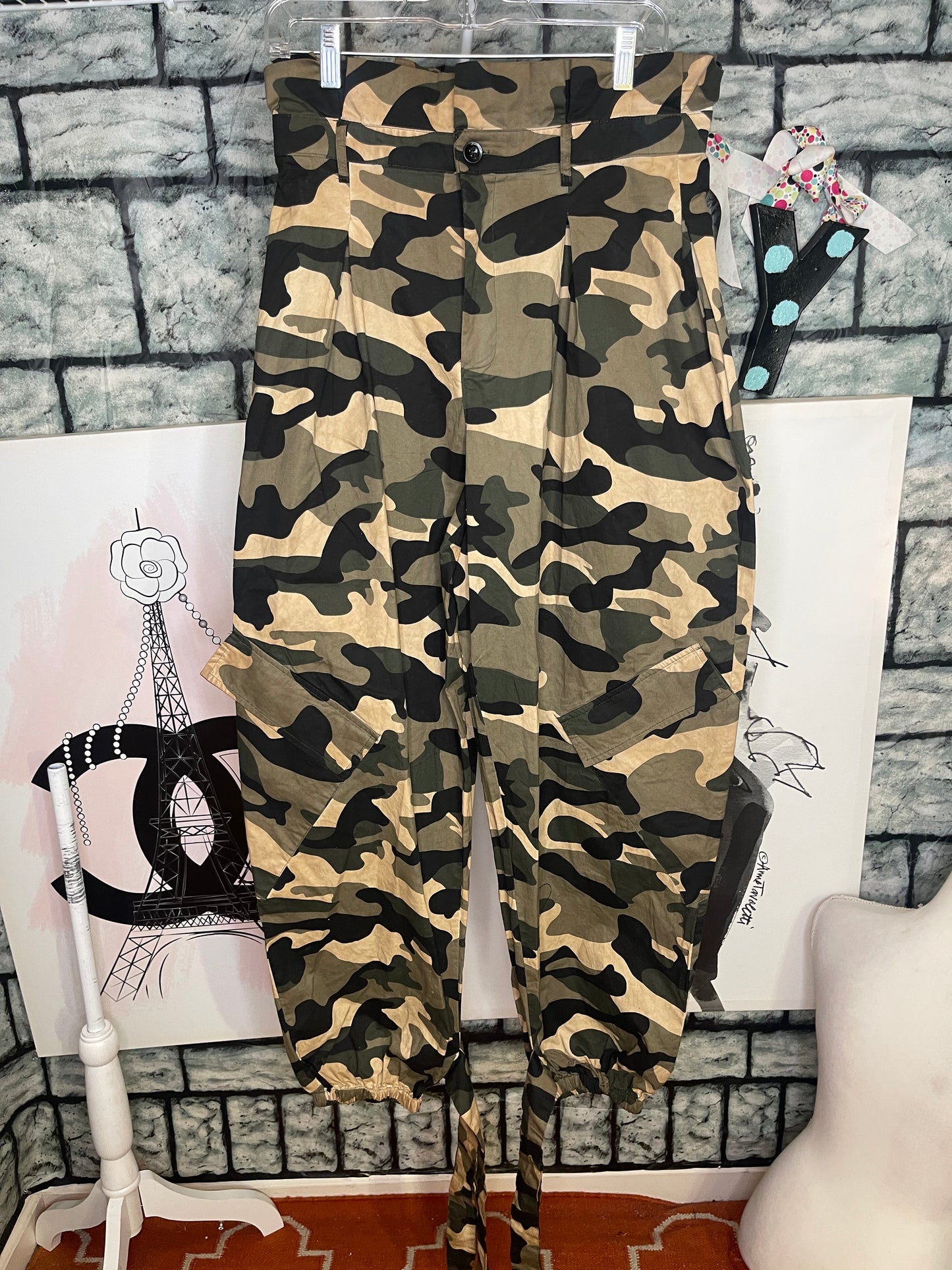 K too green camo cargo pants women sz Large