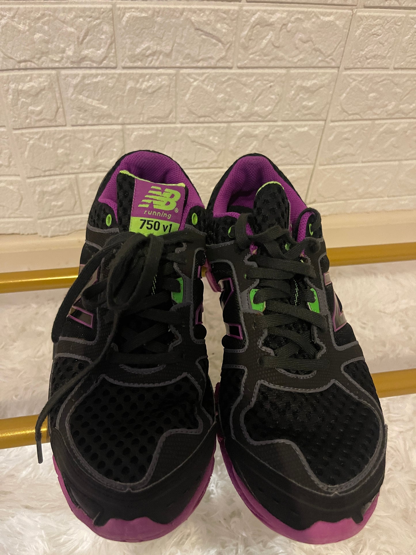 New balance purple black women sz 8