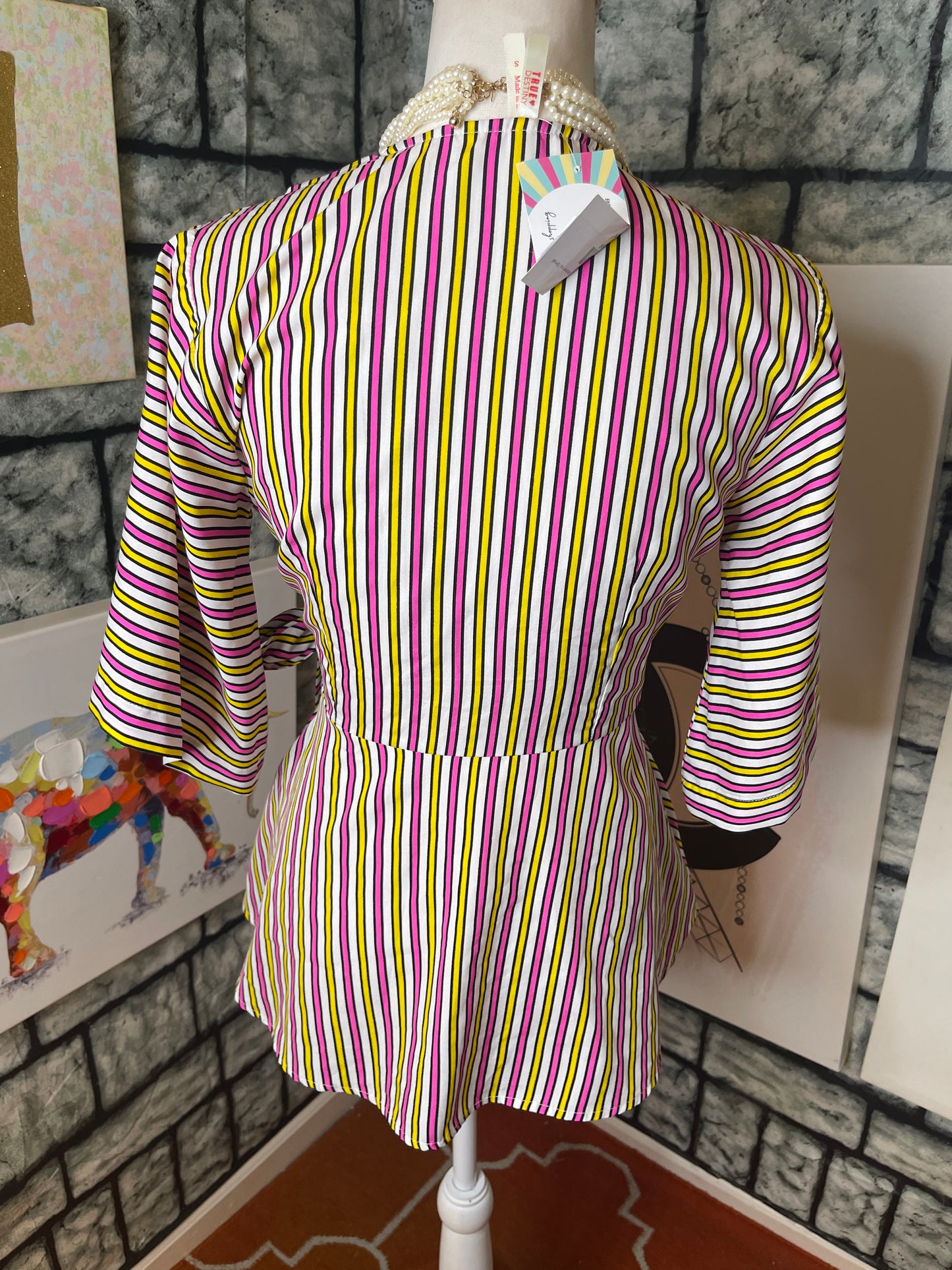 True Destiny Pink Yellow Blouse Women sz Small