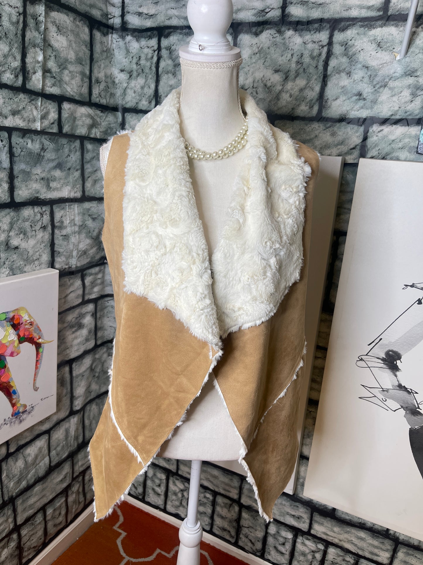 Fashion on Earth Tan White Fur Vest Women sz Small