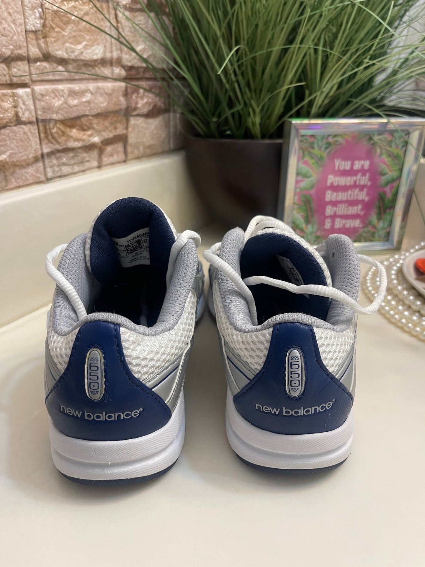 New Balance White Blue Sneakers Women sz 7