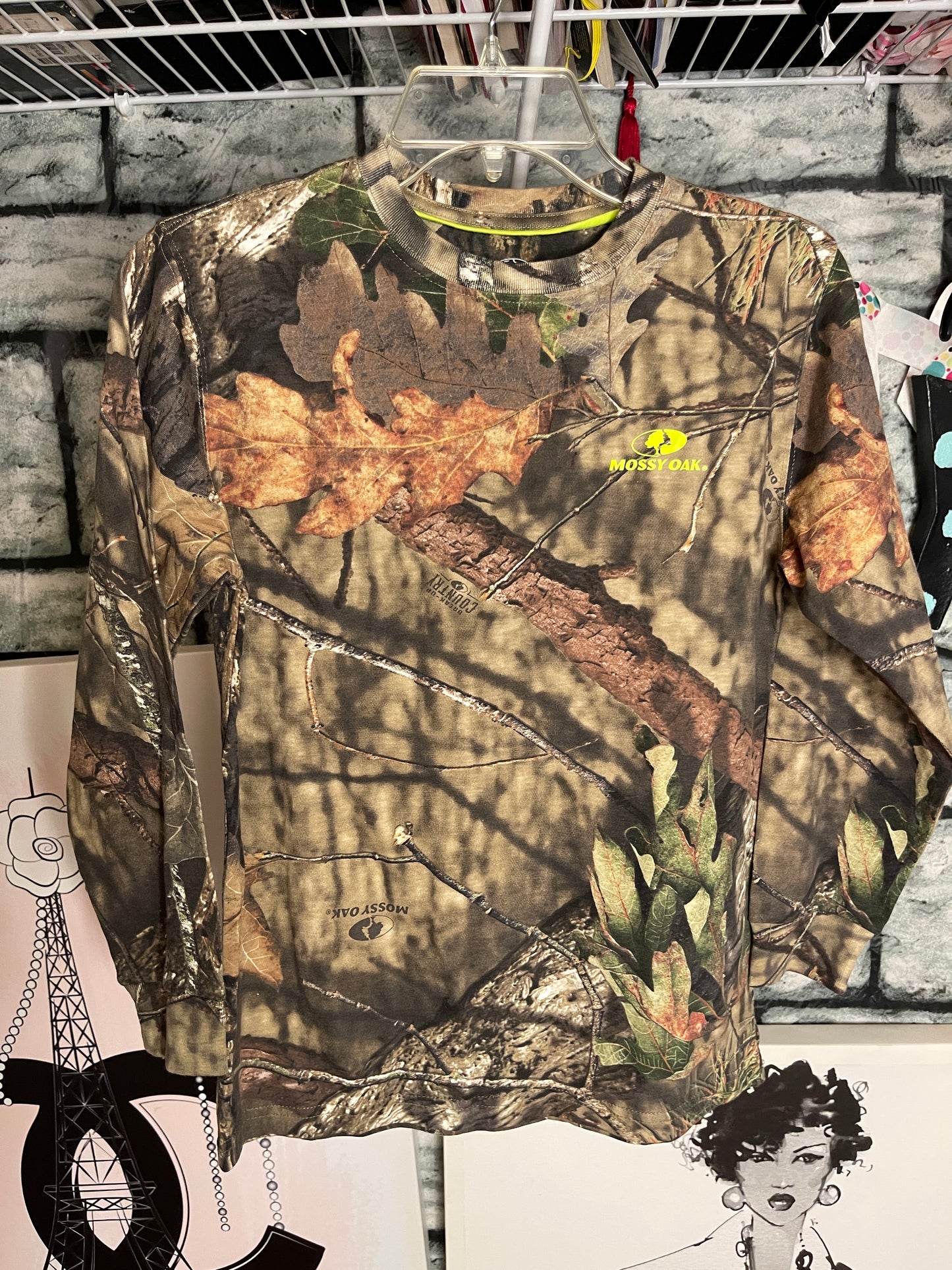Mossy Oak Green Camo Shirt Boys sz Large 10/12