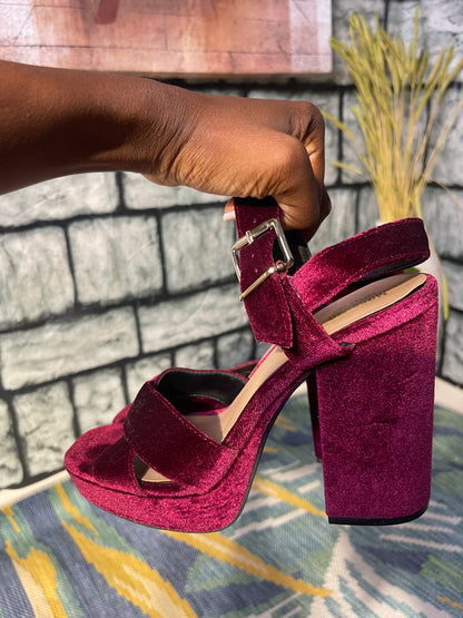 Mossimo Burgundy Chunky Heels Women sz 7.5