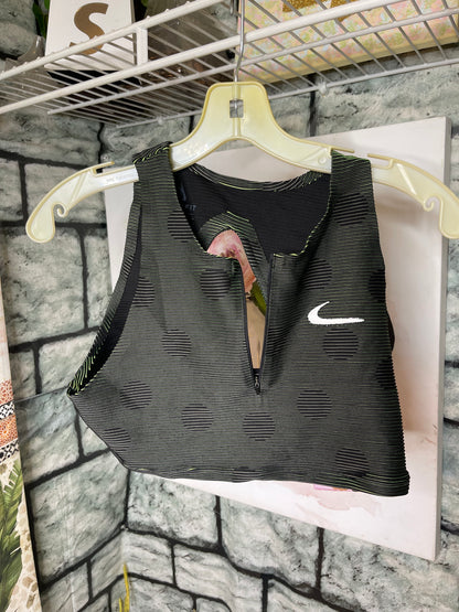 NIKE 5 piece Women sz Medium Bundle (see pics for all items)