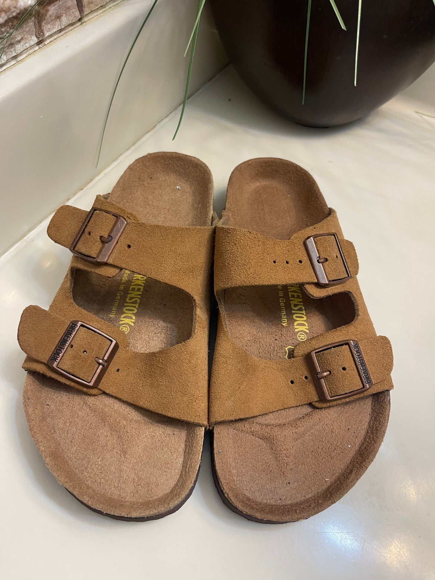 NEW Birkenstock Brown Sandals Women sz 6