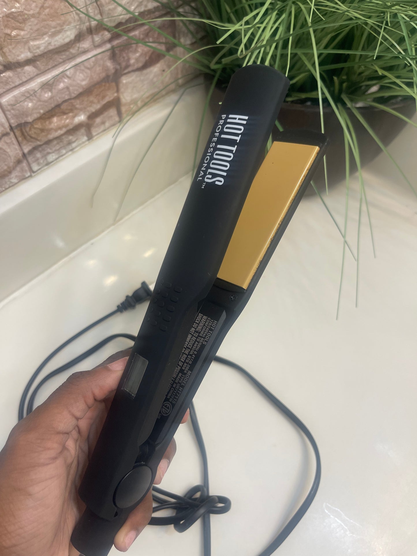 HOT TOOLS Hair Flat Irons