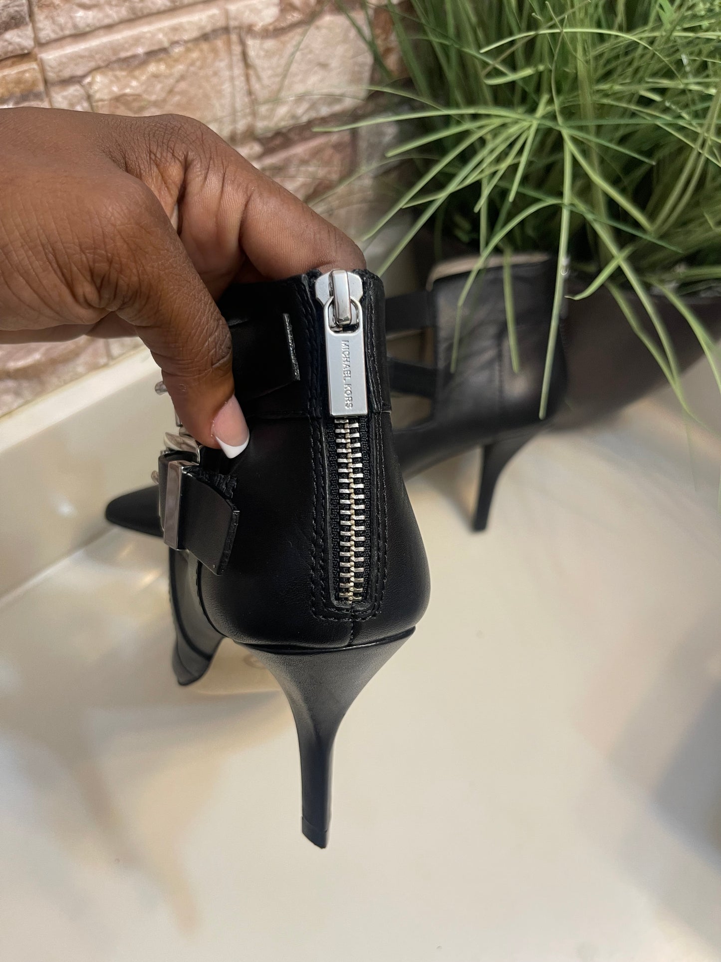 Michael Kors Black Low Heels Women sz 8