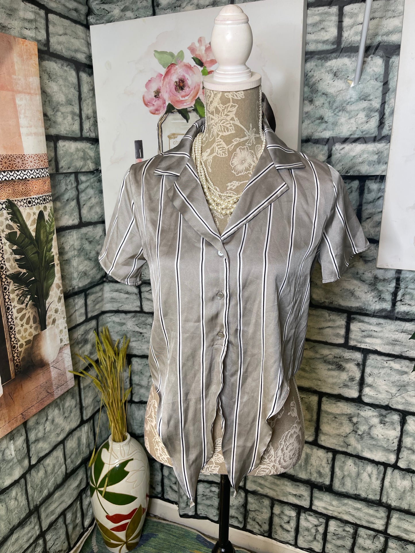 Forever 21 Gray Black White Button Blouse Women sz Small