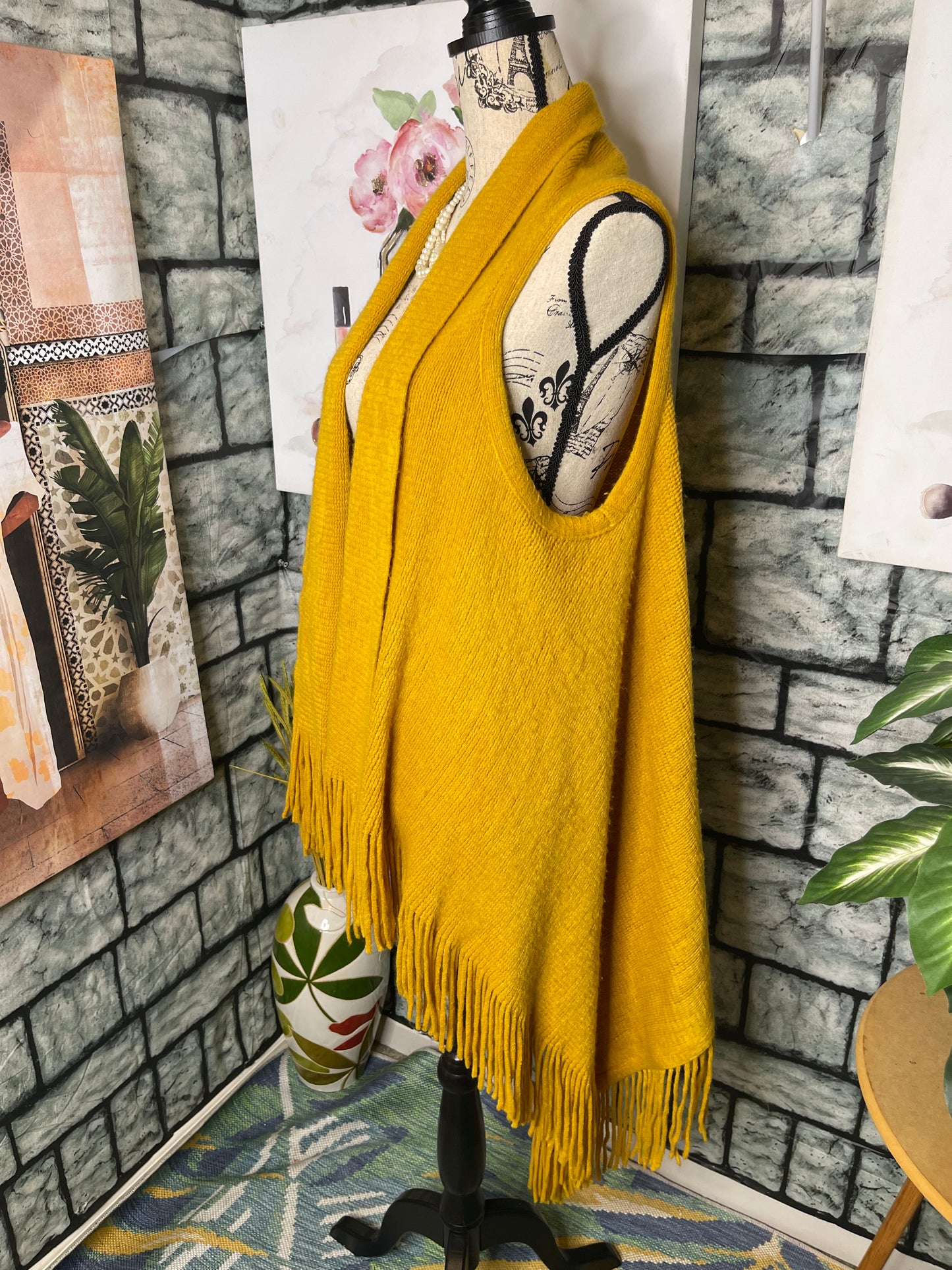 Yellow Fringe Cardigan Women sz One Size (BEST FITS UP TO XL)