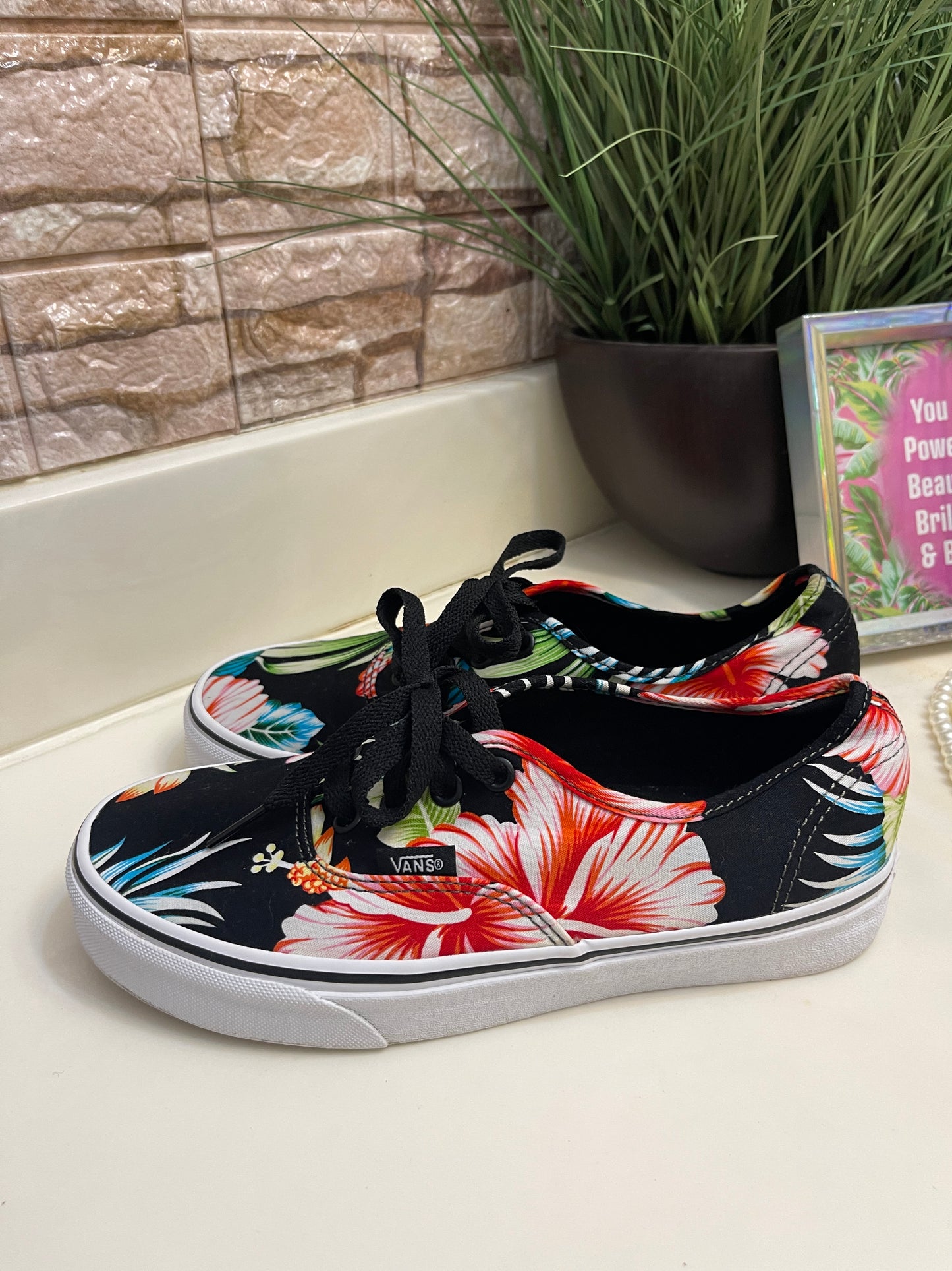 Vans Black Floral Women sz 7.5 , Men sz 6