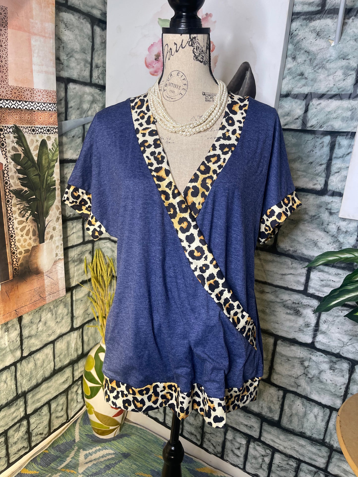 Blue Tan Print Blouse Women sz Small (CAN FIT A MEDIUM)