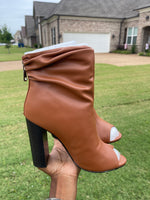 New FSJ tan heels women sz 7