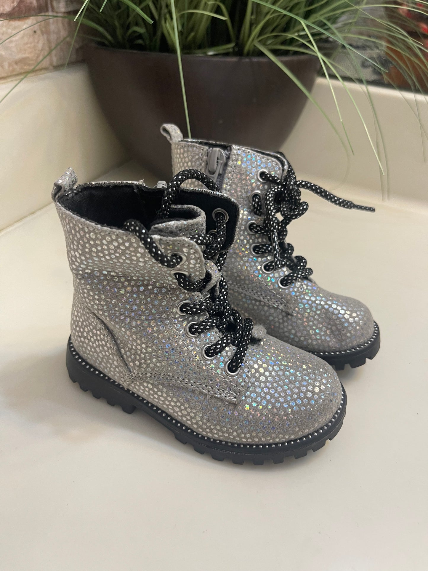 Cynthia Rowley Silver Boots Toddler Girls sz 6