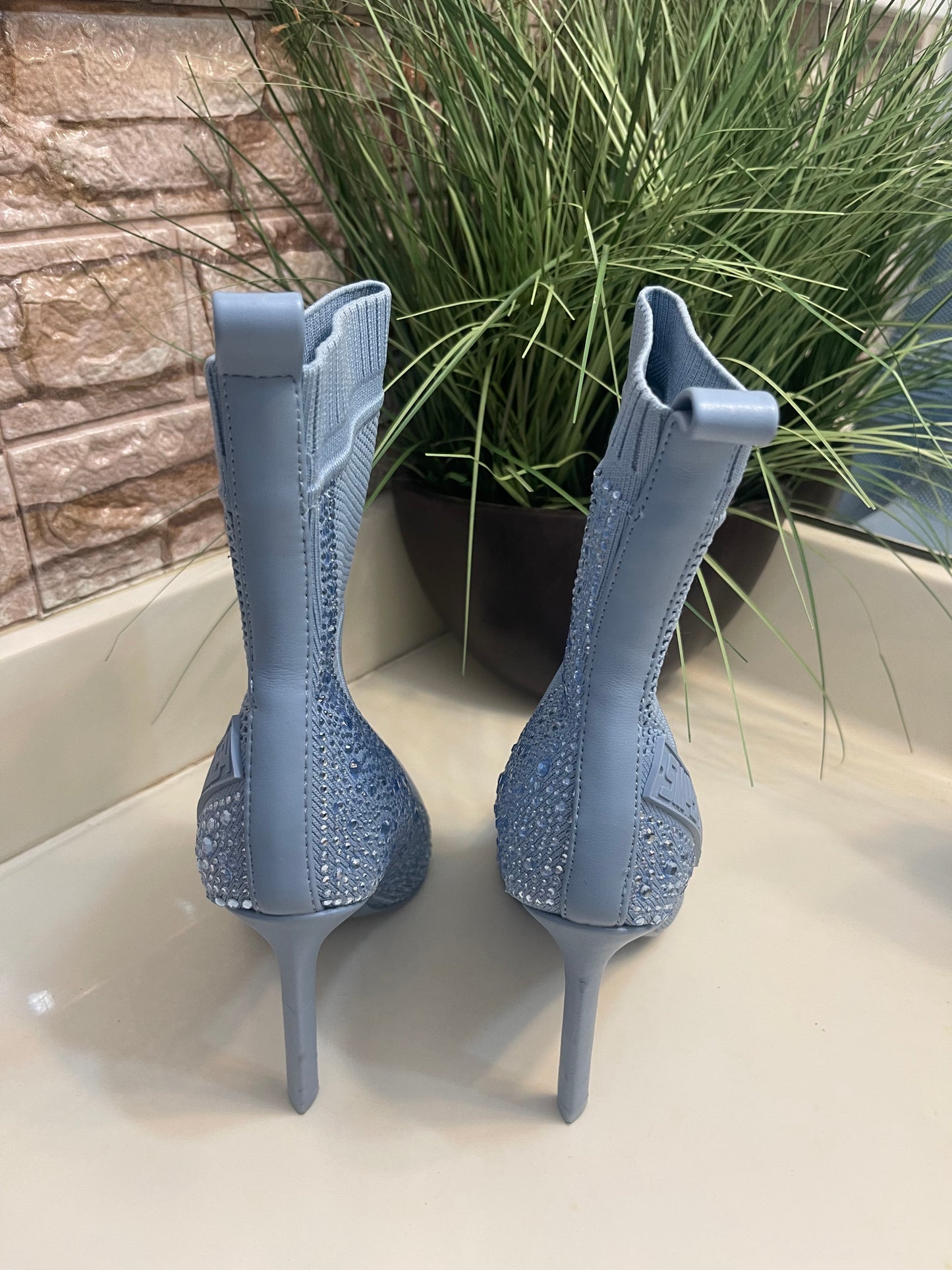 Steve Madden Blue Rhinestone Heels Women sz 6
