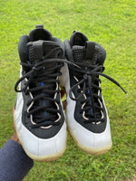 Nike foams white boys sz 4.5Y