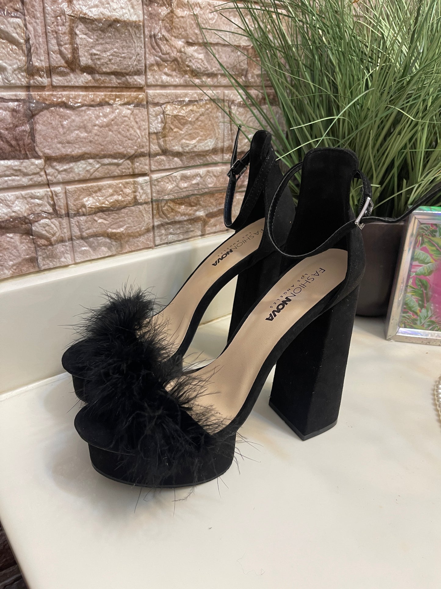Fashion Nova Black Fur Heels Women sz 8.5