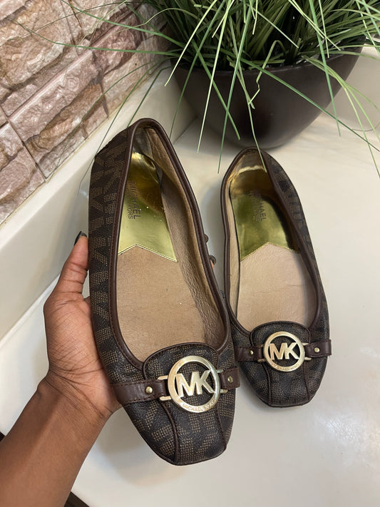 Michael Kors Brown Flats Women sz 11
