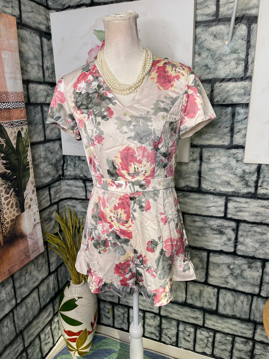 NEW Bebe Romper Begie Pink Green Women sz 8