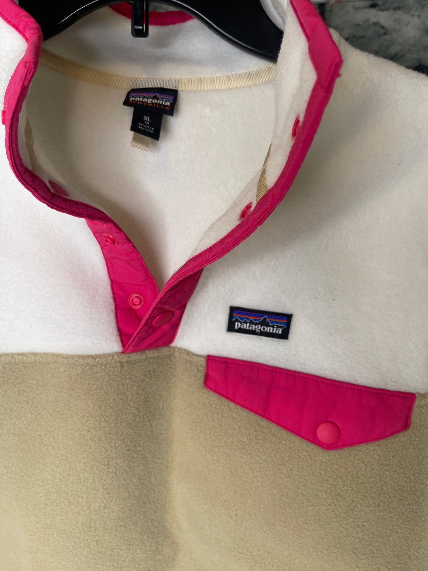 Patagonia yellow pink tan pullover shirt girls sz xl (14)