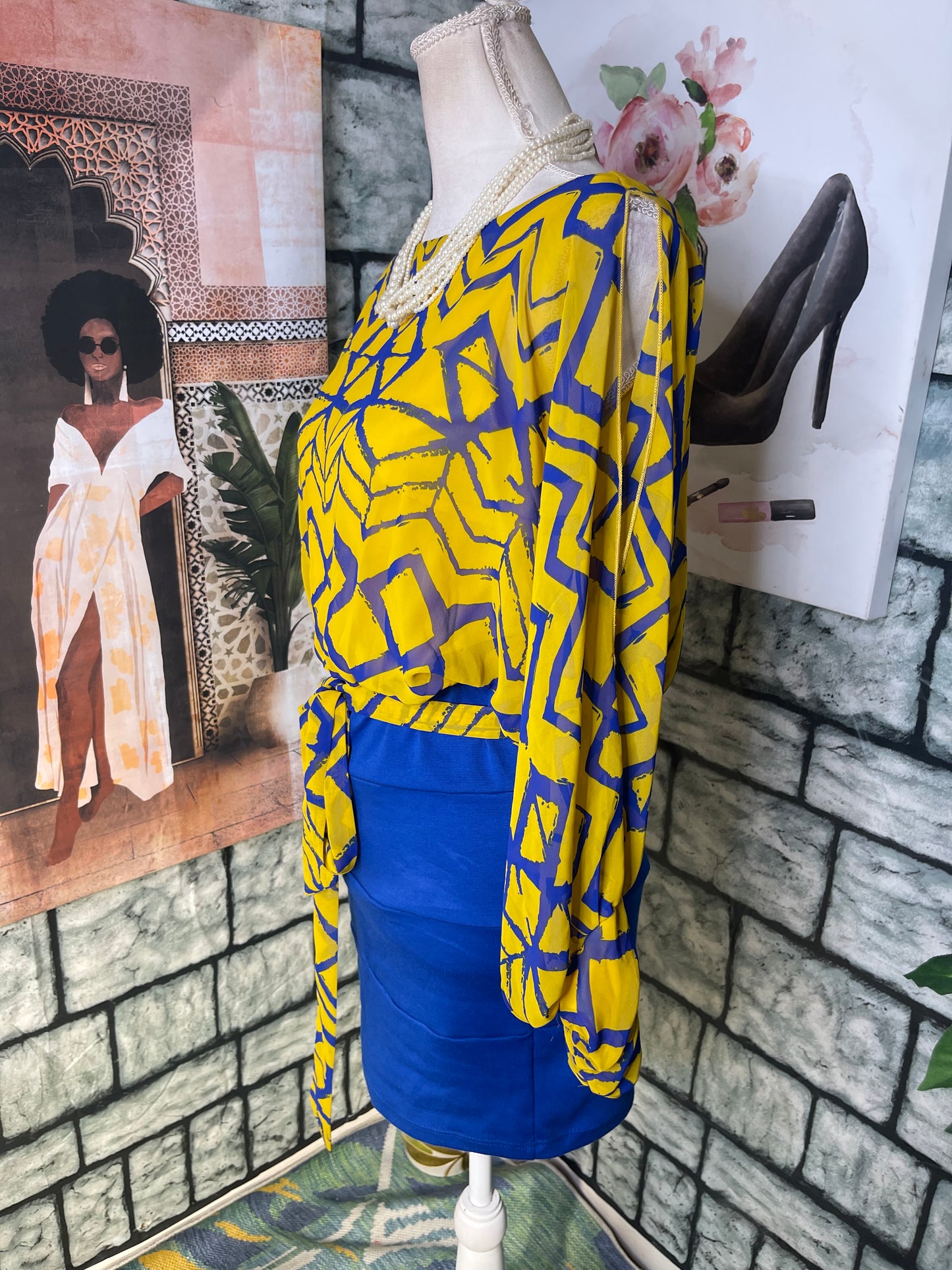 Monaco Blue Yellow Dress Women sz Large (BEST FITS LIKE A MEDIUM)