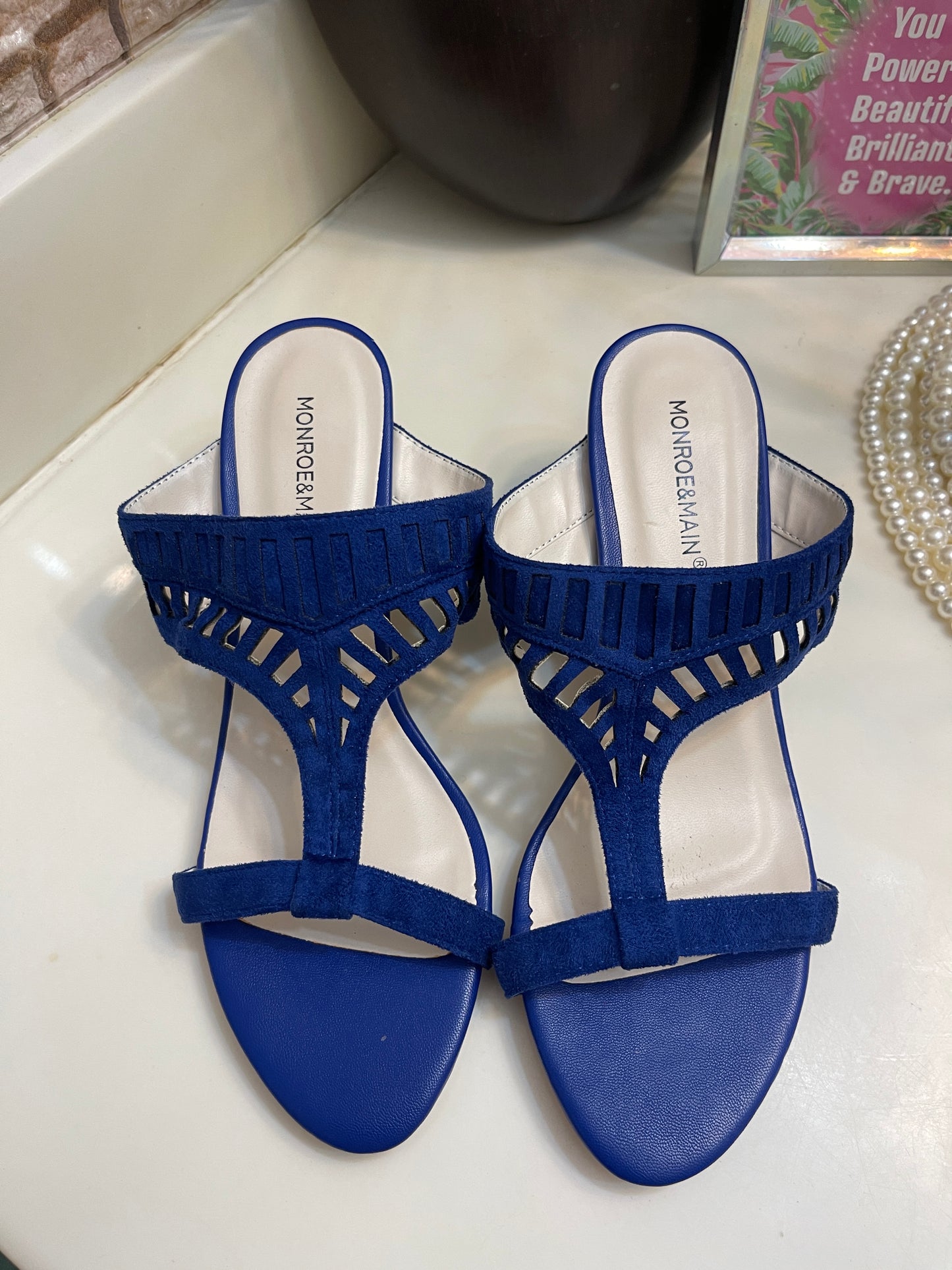 Monroe & Main Blue Low Heels Women sz 8.5