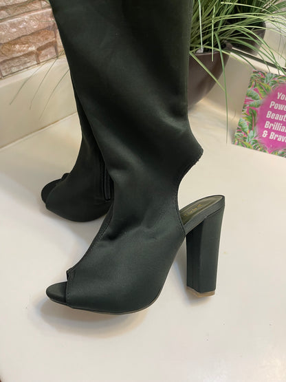 Bamboo Green Thigh High Heels Women sz 6