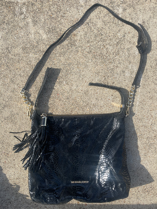 Michael kors black handbag / crossbody