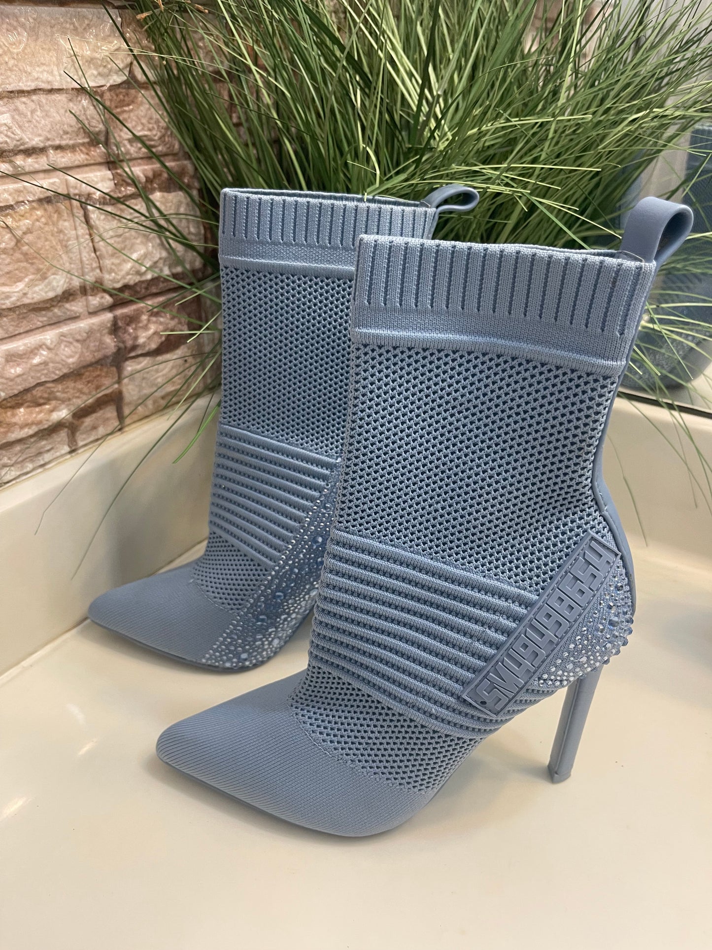 Steve Madden Blue Rhinestone Heels Women sz 6