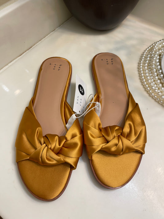 NEW A New Day gold sandals women sz 11