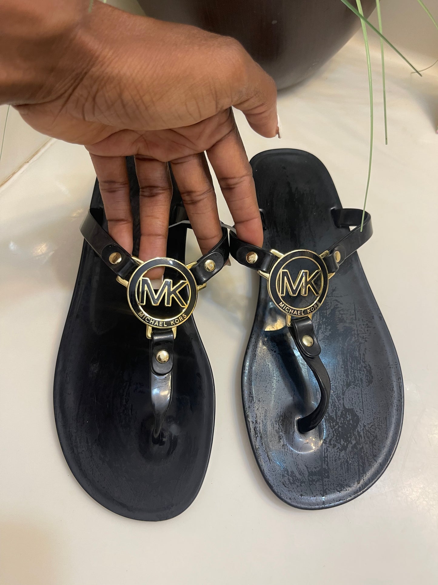 Michael Kors Black Gold Sandals Women sz 7