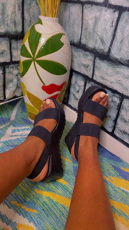 Mossimo Black Platform Sandals Women sz 8.5