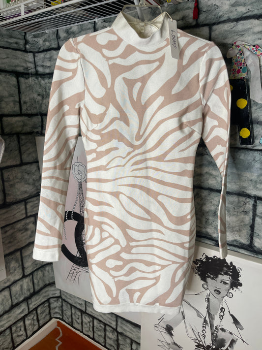 NEW B Sharp Tan White Dress Women sz Medium