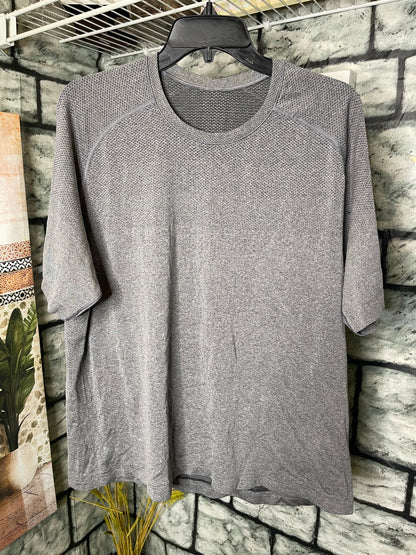 Lululemon Light Gray Shirt Men sz Large