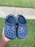 Crocs blue toddler sz 7
