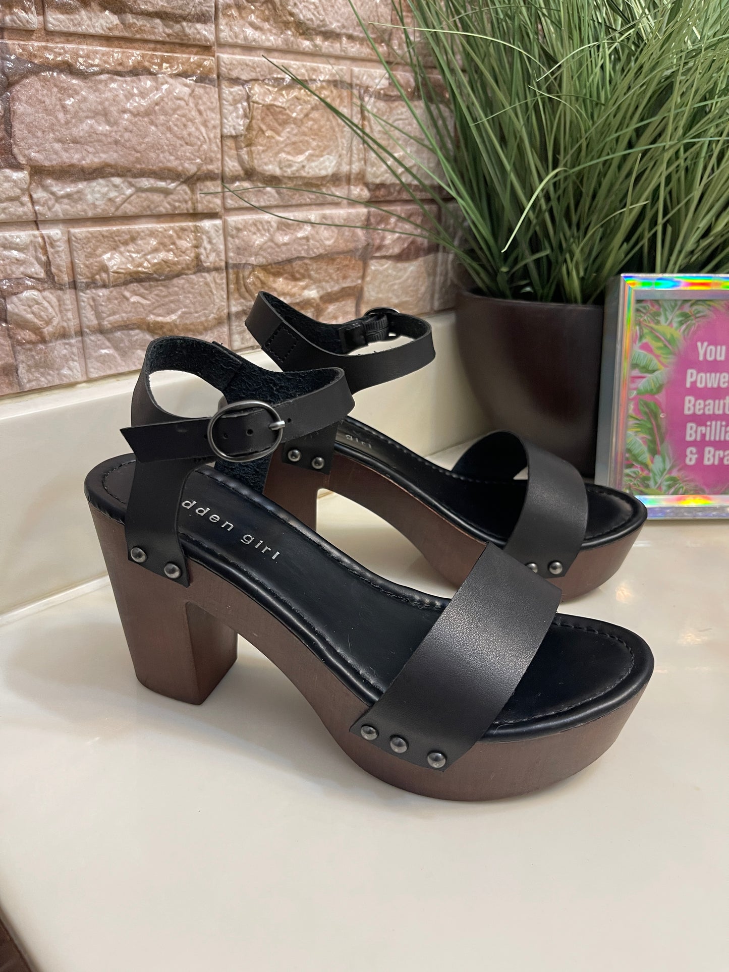 Madden Girl Black Low Heels Women sz 7