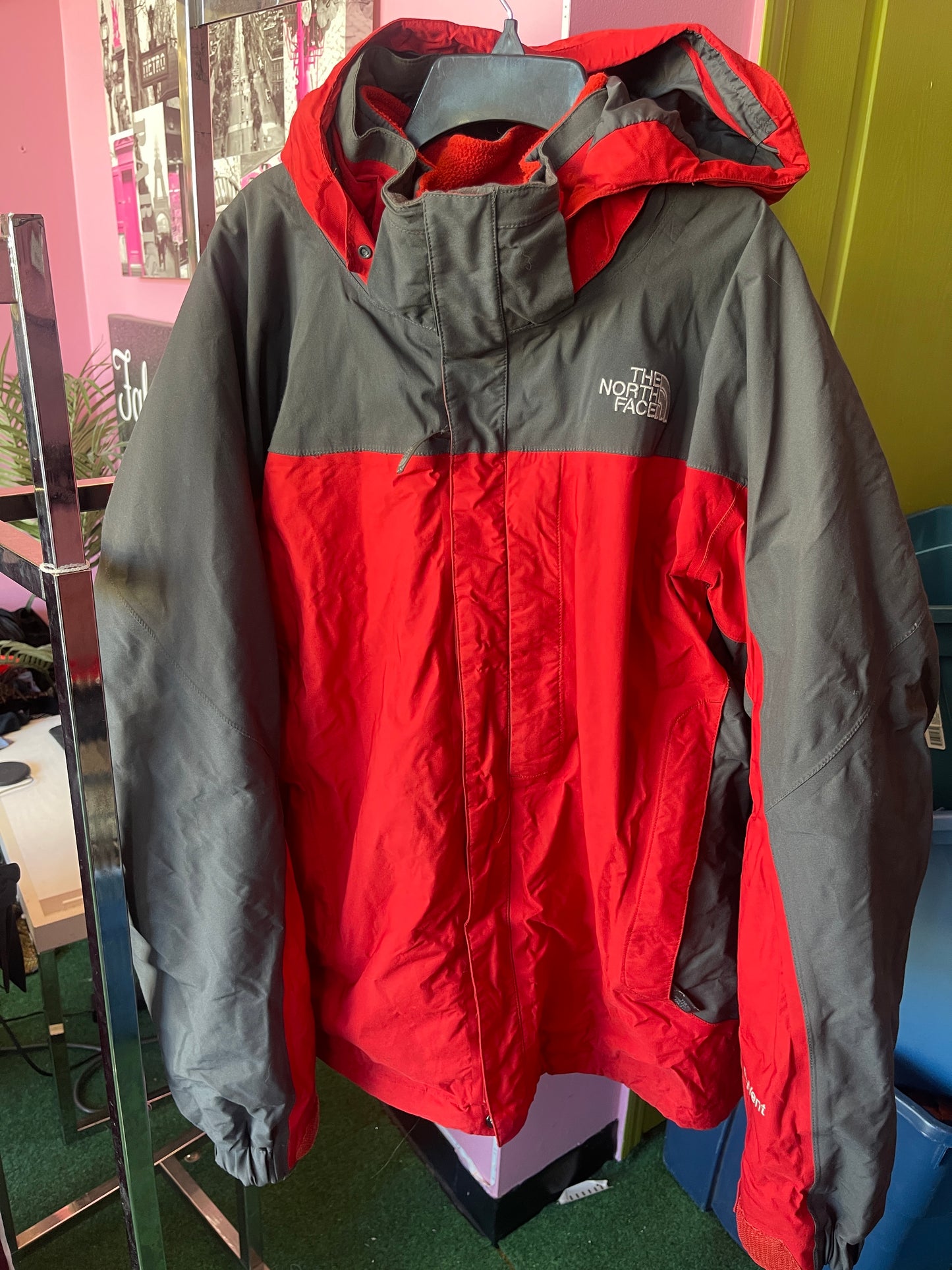 The north face red 2 in 1 jackets Men sz XL
