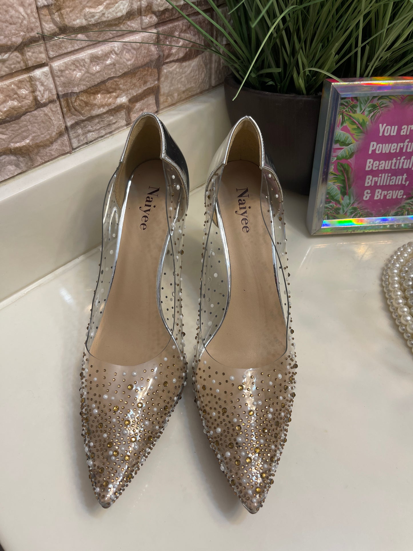 Naiyee Clear Silver Pearl Heel Low women sz 9.5