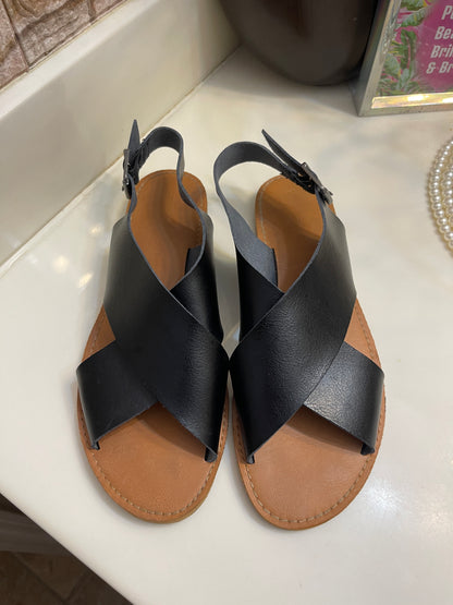 Universal Threads Black Sandals Women sz 9